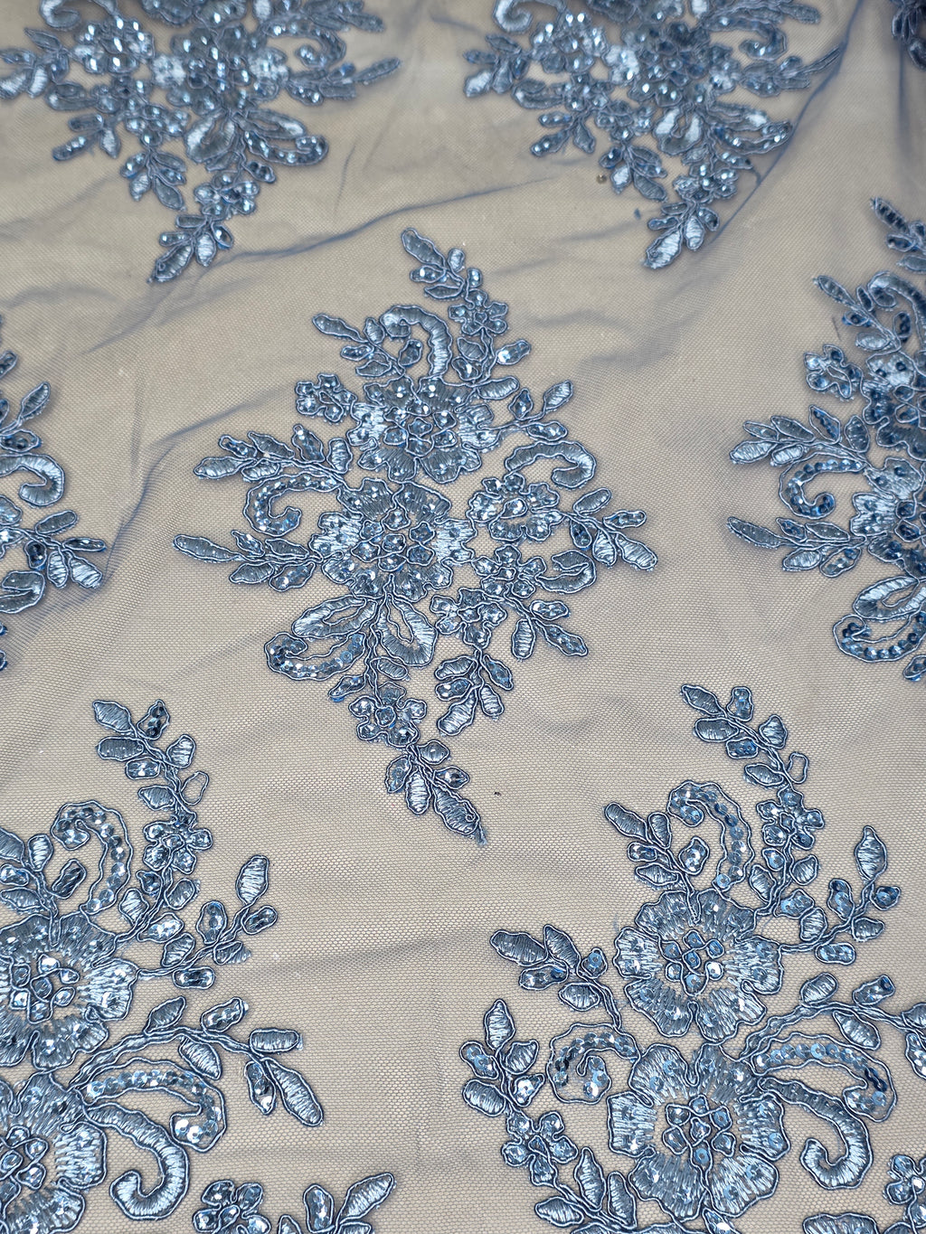 Tul Bordado Con Diseño Floral Con Lentejuela Color Plumbago - HH039 ideal para vestidos de noche de boda y de XV años