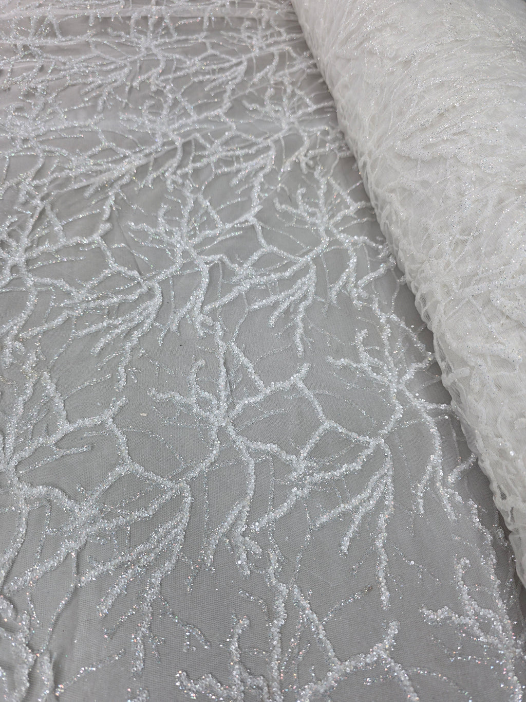 Tul Bordado Con Diseño, Pedrería Y Glitter Color Blanco - HH124 ideal para vestidos de noche de boda y de XV años