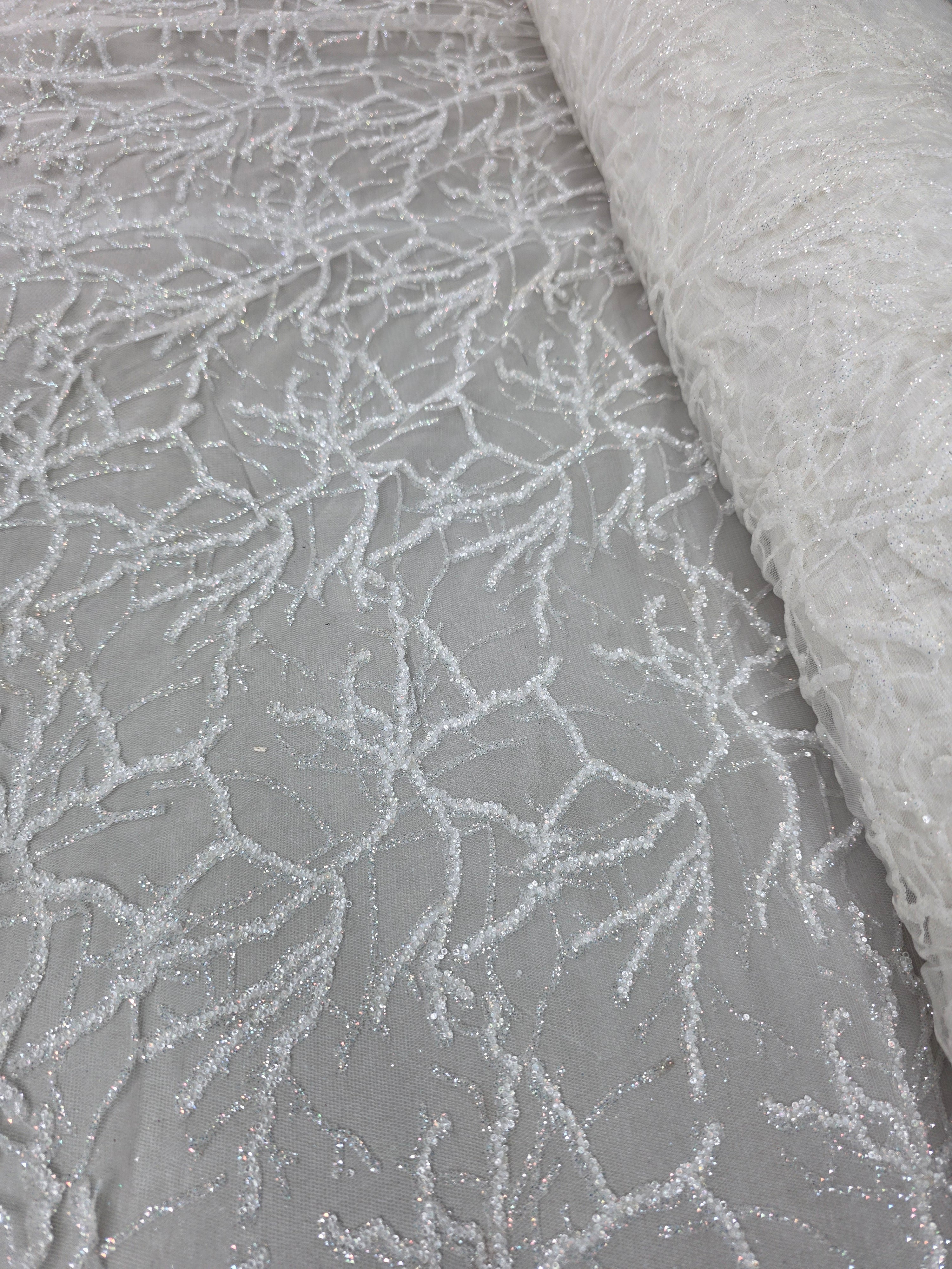 Tul Bordado Con Diseño, Pedrería Y Glitter Color Blanco - HH124 ideal para vestidos de noche de boda y de XV años