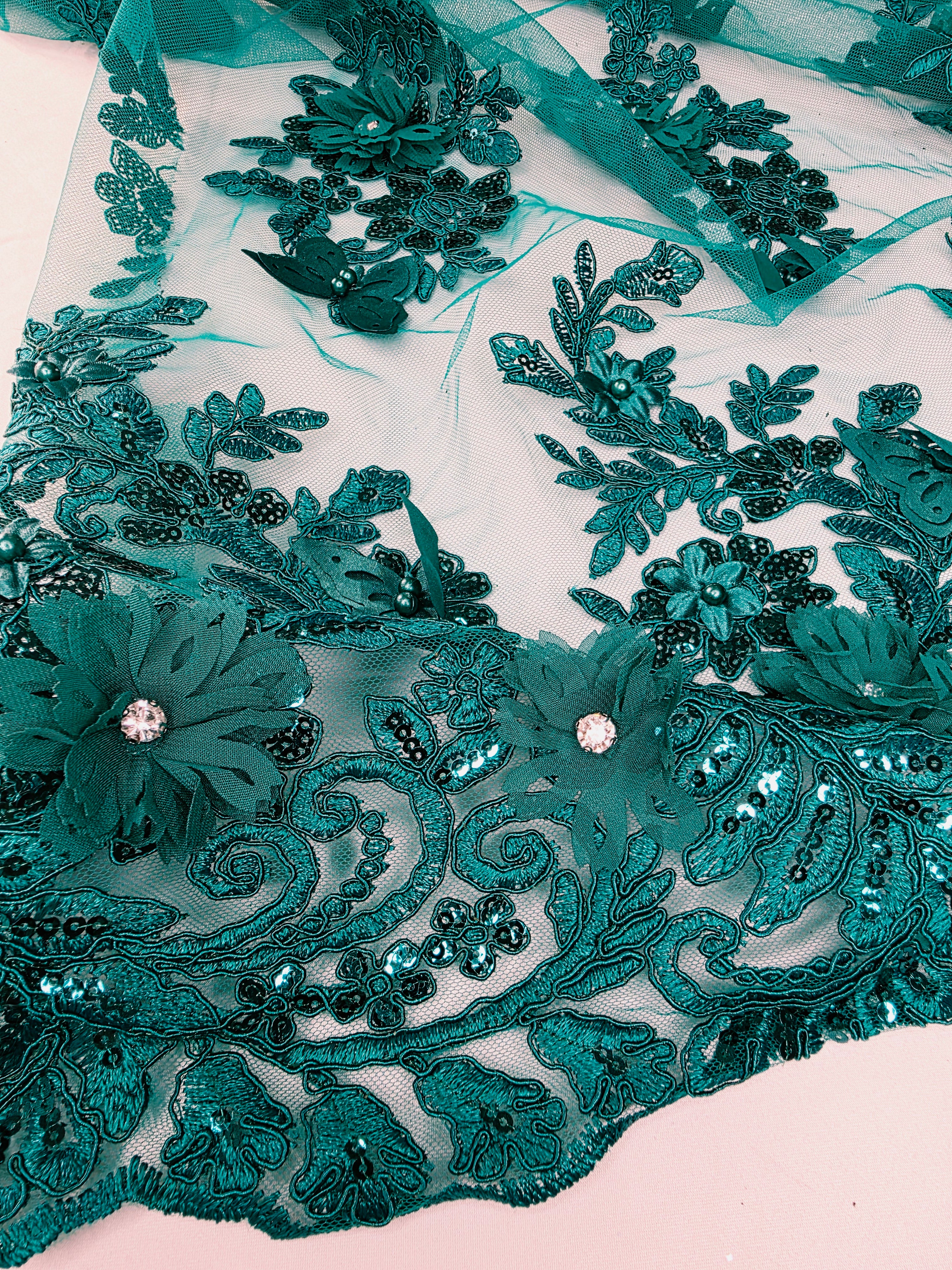 Tul Bordado Con Floral 3D, Mariposas, Pedrería, Lentejuela Y Perlas Color Verde Esmeralda- HH157 ideal para vestidos de noche de boda y de XV años