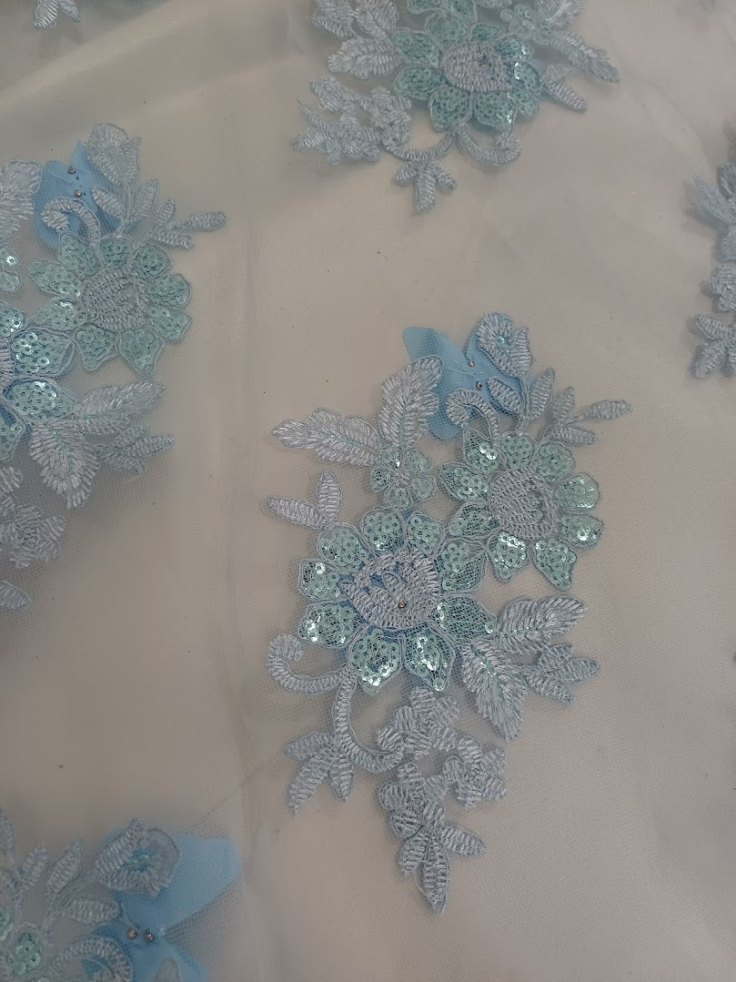 Tul Bordado Con Floral 3D, Mariposas, Pedrería, Lentejuela Y Perlas Color Azul Cielo - HH157 ideal para vestidos de noche de boda y de XV años