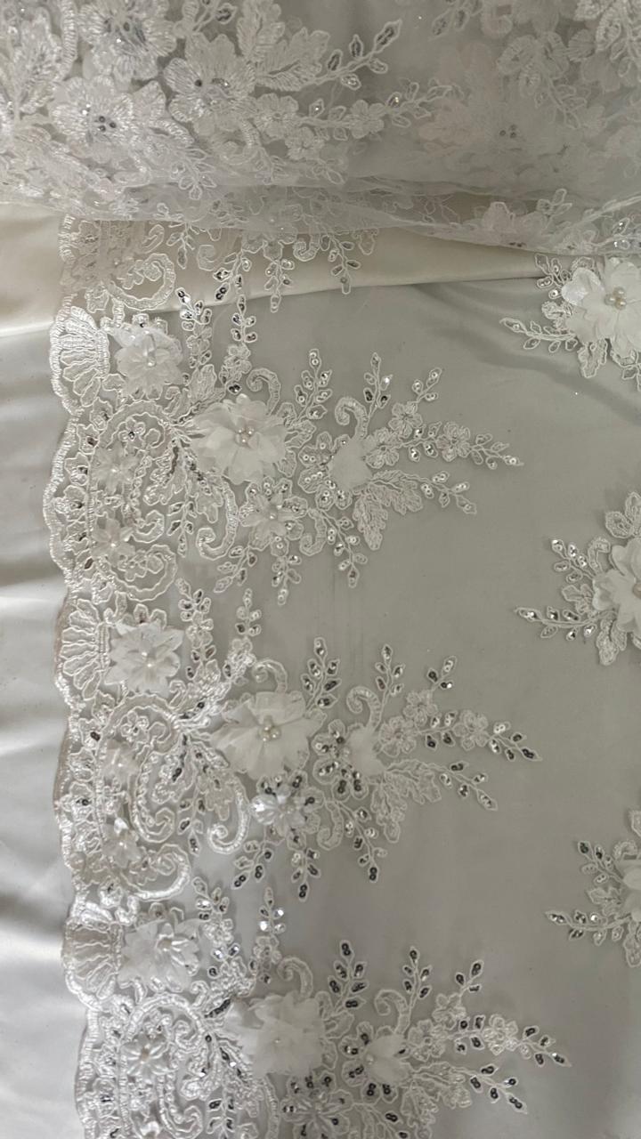 Tul Bordado Con Floral 3D, Lentejuela Y Perlas Color Hueso- HH158 ideal para vestidos de noche de boda y de XV años (Copia)