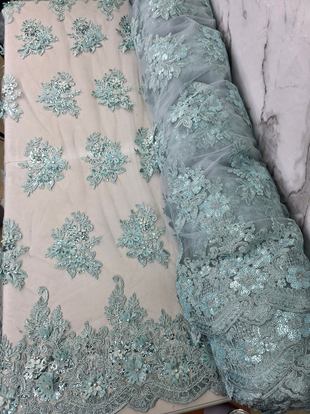 Tul Bordado Con Floral 3D, Lentejuela Y Perlas Color Verde Sage- HH160 ideal para vestidos de noche de boda y de XV años