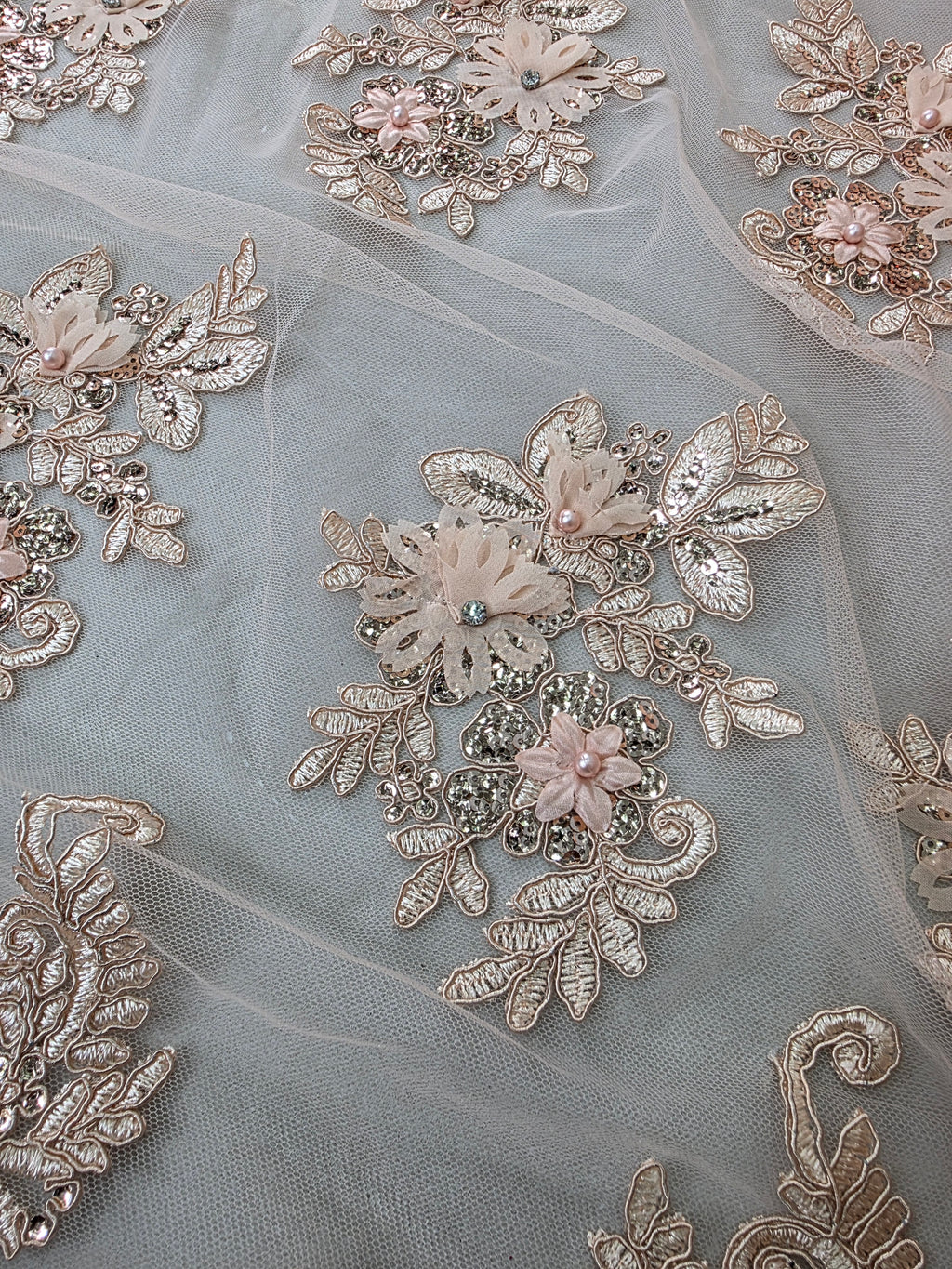 Tul Bordado Con Floral 3D, Lentejuela Y Perlas Color Blush- HH160 ideal para vestidos de noche de boda y de XV años