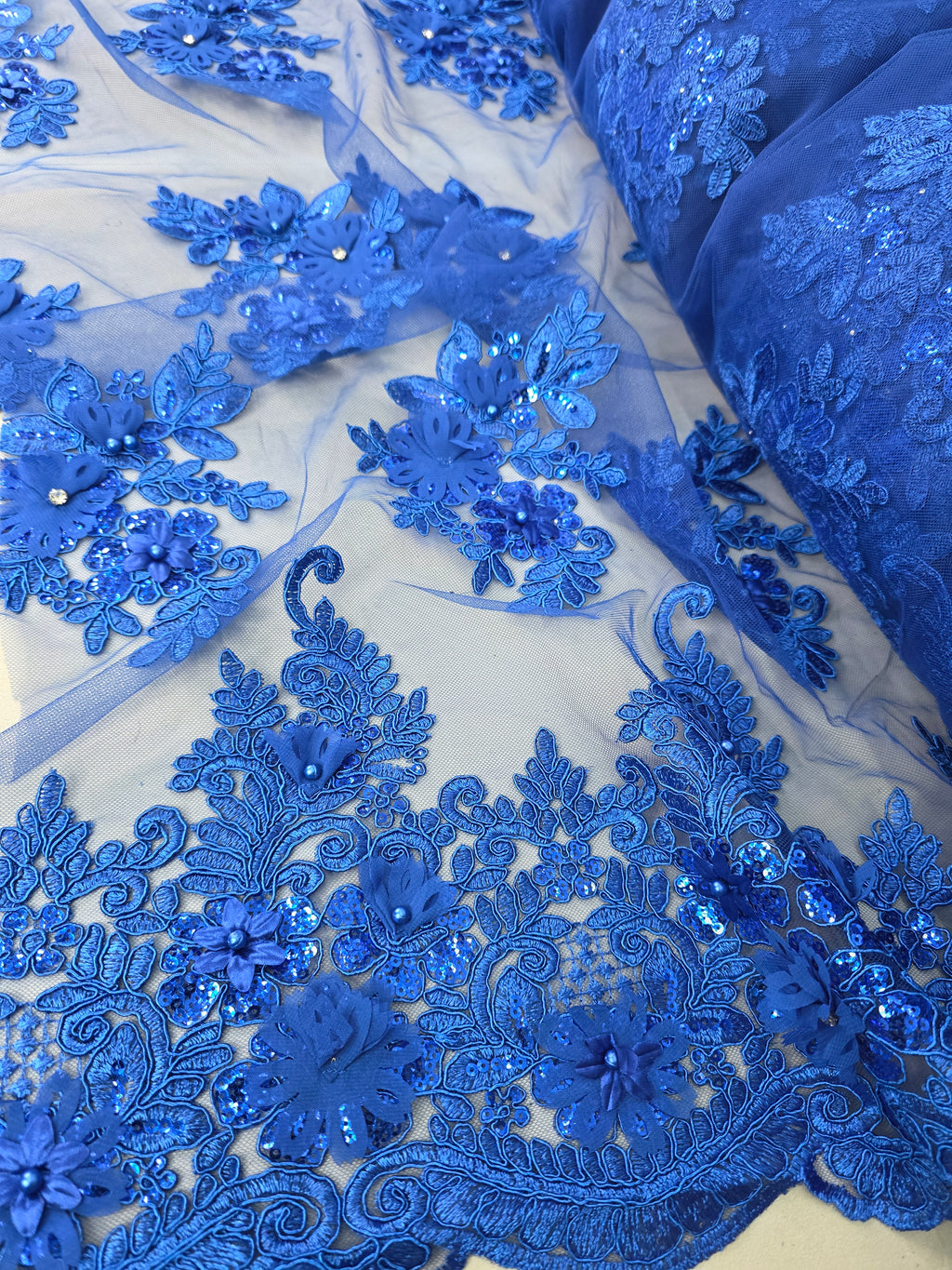 Tul Bordado Con Floral 3D, Lentejuela Y Perlas Color Azul Rey- HH160 ideal para vestidos de noche de boda y de XV años