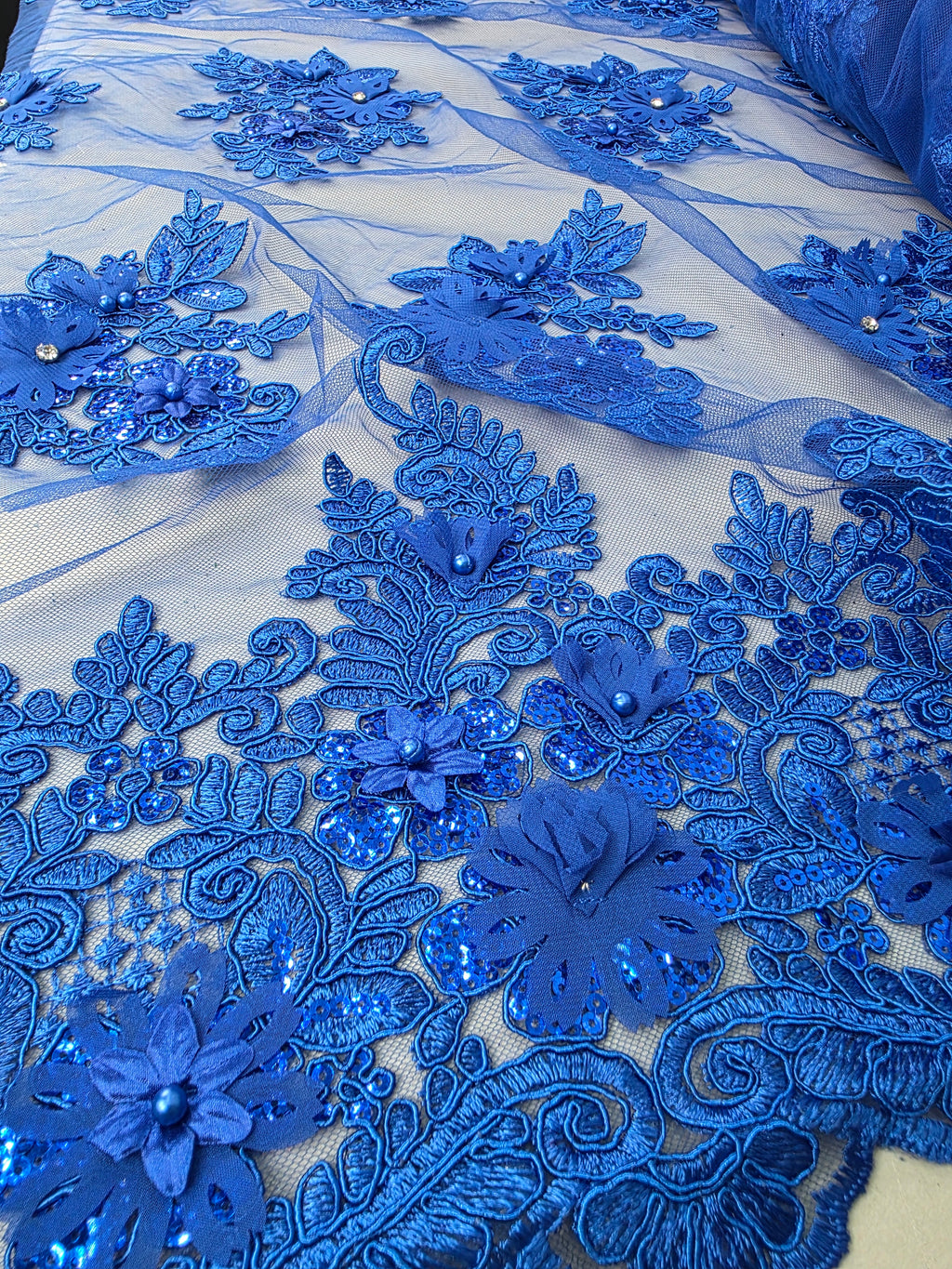 Tul Bordado Con Floral 3D, Lentejuela Y Perlas Color Azul Rey- HH160 ideal para vestidos de noche de boda y de XV años