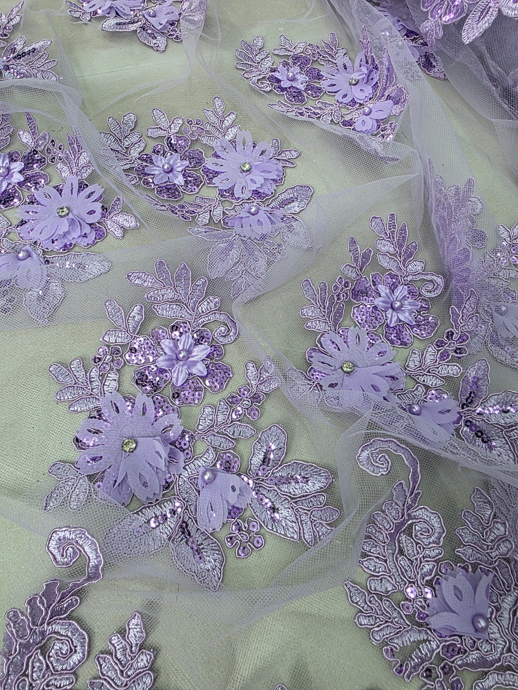 Tul Bordado Con Floral 3D, Lentejuela Y Perlas Color Lila- HH160 ideal para vestidos de noche de boda y de XV años