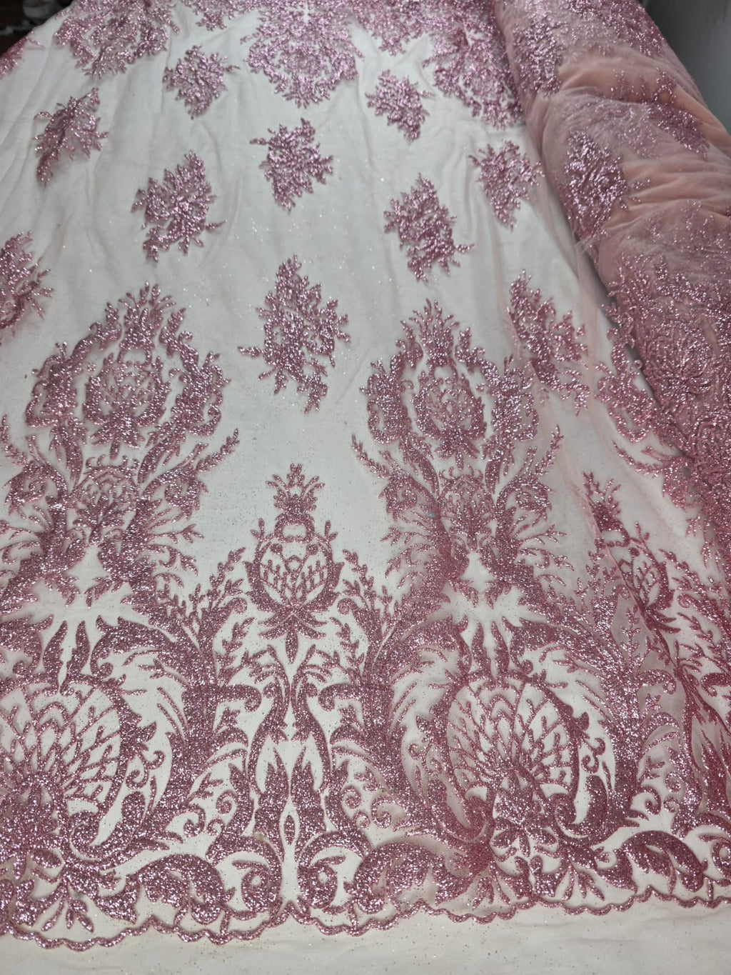 Tul Bordado Con Diseño En Acabado Glitter Color Rosa Piel- HH169 ideal para vestidos de noche de boda y de XV años
