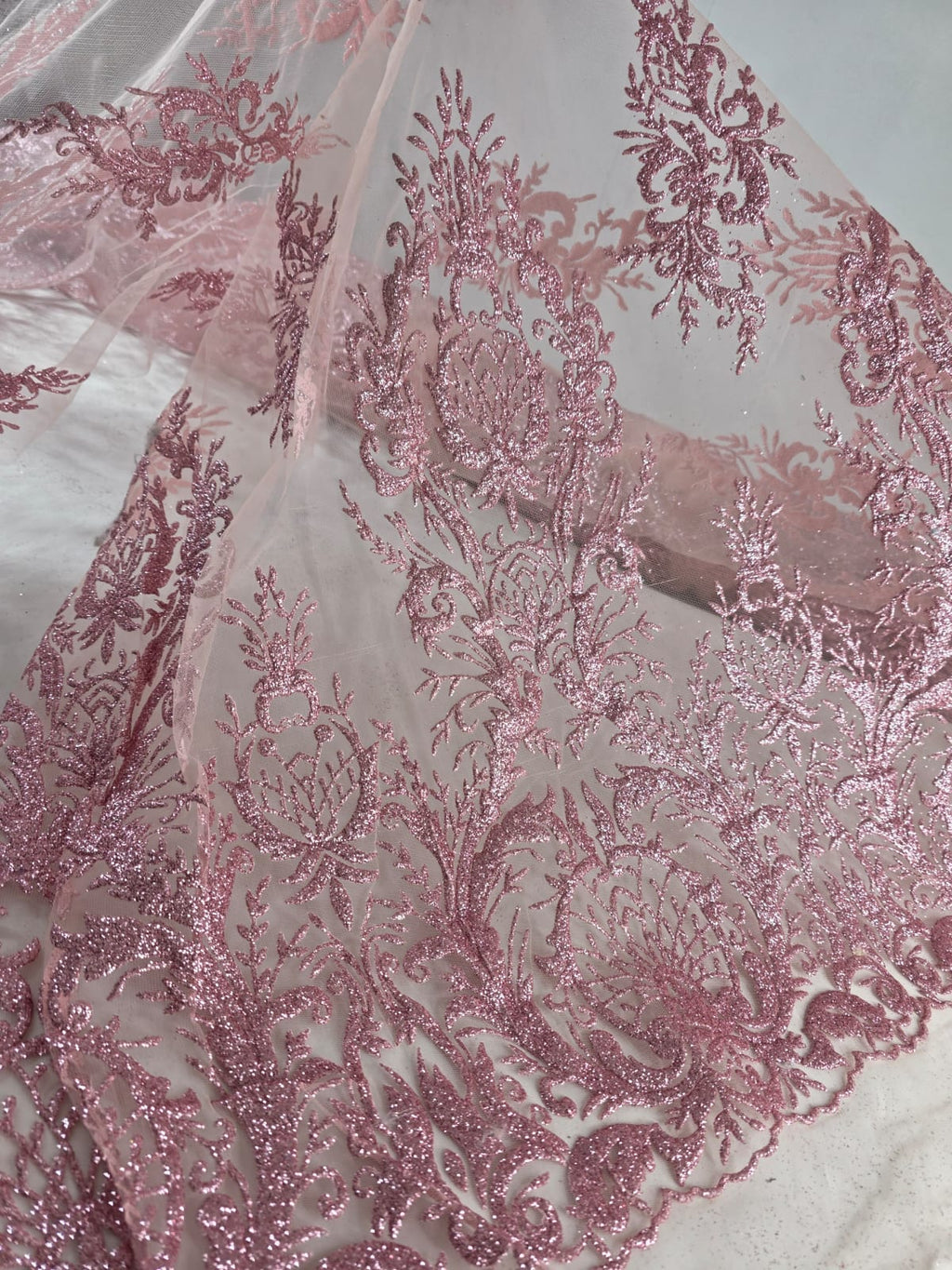 Tul Bordado Con Diseño En Acabado Glitter Color Rosa Piel- HH169 ideal para vestidos de noche de boda y de XV años