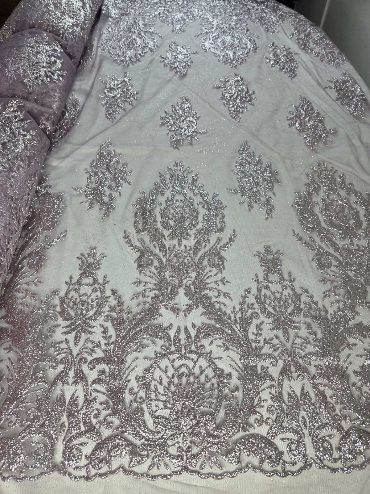 Tul Bordado Con Diseño En Acabado Glitter Color Morado- HH169 ideal para vestidos de noche de boda y de XV años