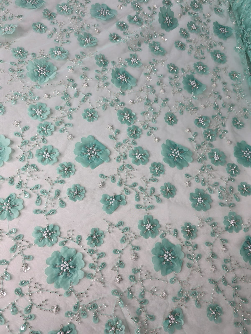 Tul Bordado Con Flores 3d, Lentejuela, Canutillo, Perlas, Chaquira Color Menta -HH191 ideal para vestidos de noche de boda y de XV años