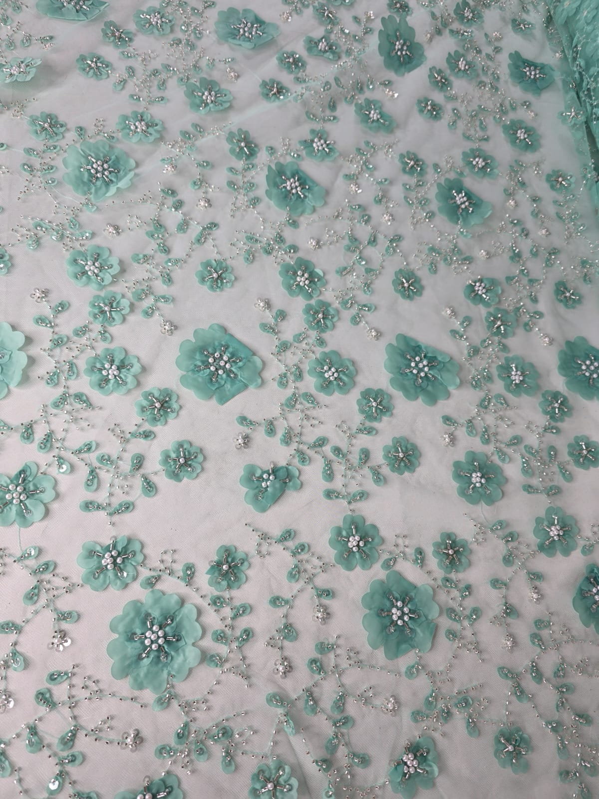 Tul Bordado Con Flores 3d, Lentejuela, Canutillo, Perlas, Chaquira Color Menta -HH191 ideal para vestidos de noche de boda y de XV años