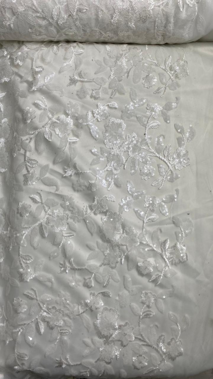 Tul Bordado Diseño Floral Con Lentejuela Color Hueso-HH195 ideal para vestidos de noche de boda y de XV años