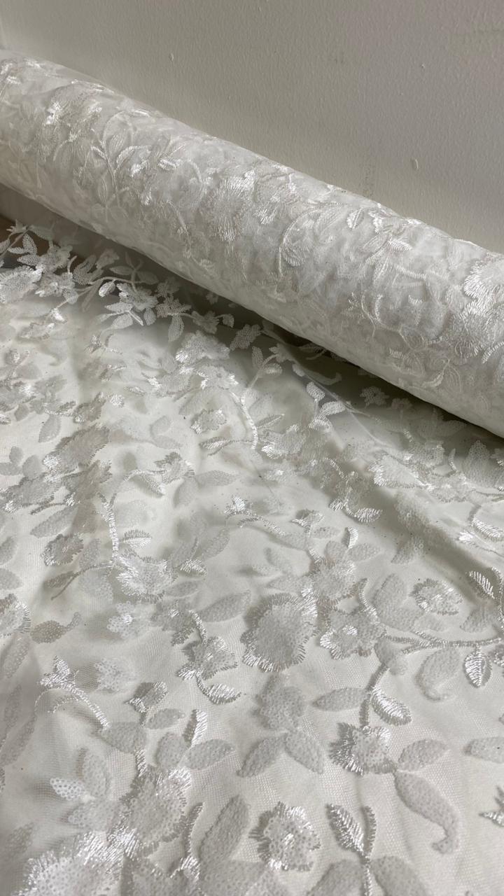 Tul Bordado Diseño Floral Con Lentejuela Color Hueso-HH195 ideal para vestidos de noche de boda y de XV años