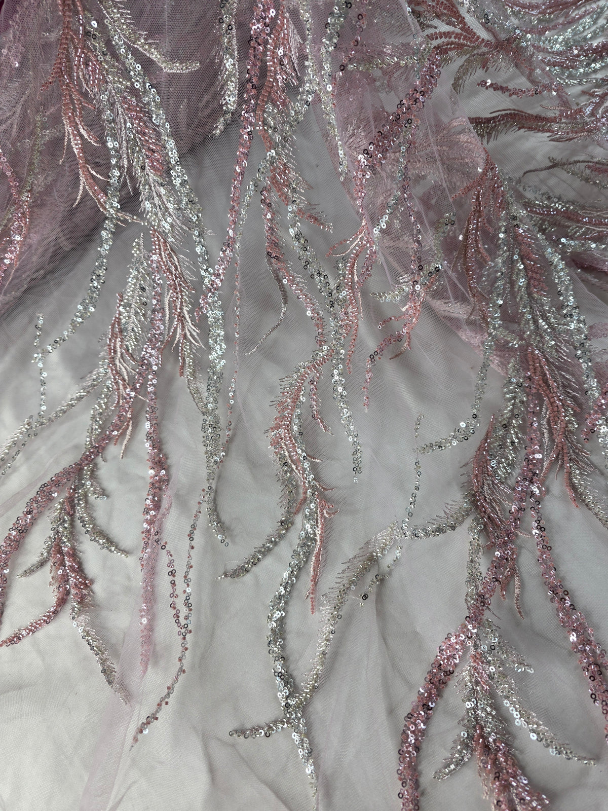 Tul Bordado Con Ramas En Lentejuela Y Chaquira Color Rosa -HH196 ideal para vestidos de noche de boda y de XV años