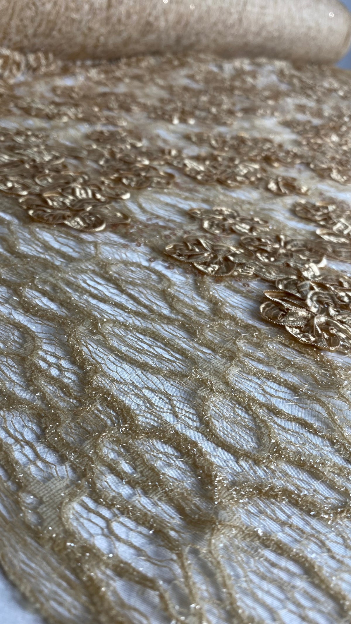 Tul Bordado Diseño Floral Con Lentejuela Color Oro -HH198 ideal para vestidos de noche de boda y de XV años