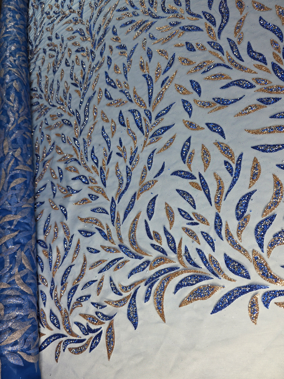Tul Bordado Con Diseño Aplicaciones de Pedrería Y Glitter Color Azul Rey -HH200 ideal para vestidos de noche de boda y de XV años