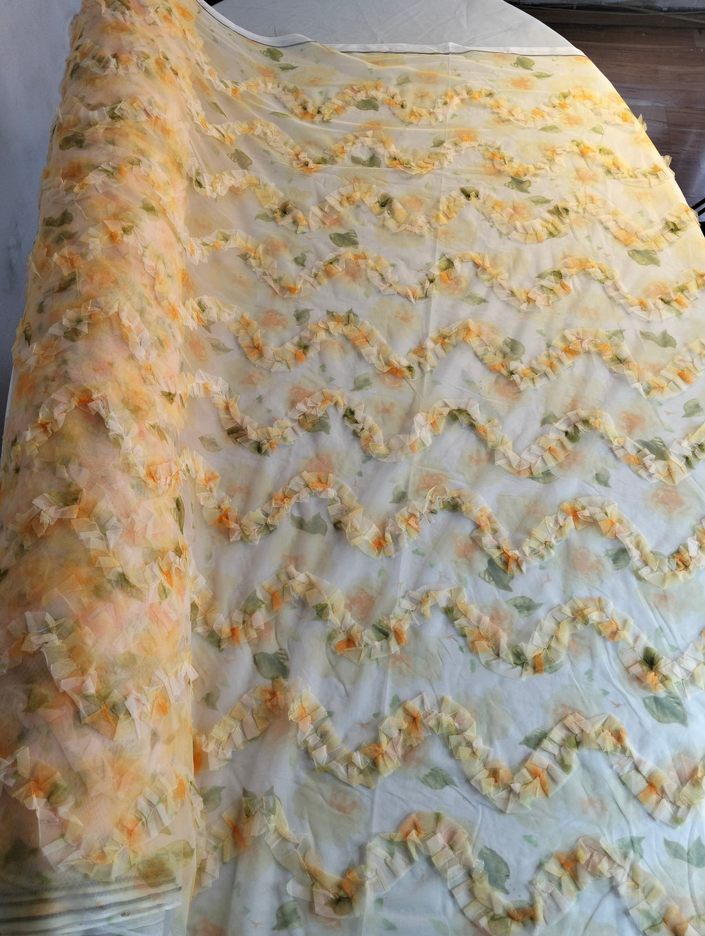 Tul Bordado Floral Con Aplicaciones 3D Color Amarillo -HH215 ideal para vestidos de noche de boda y de XV años