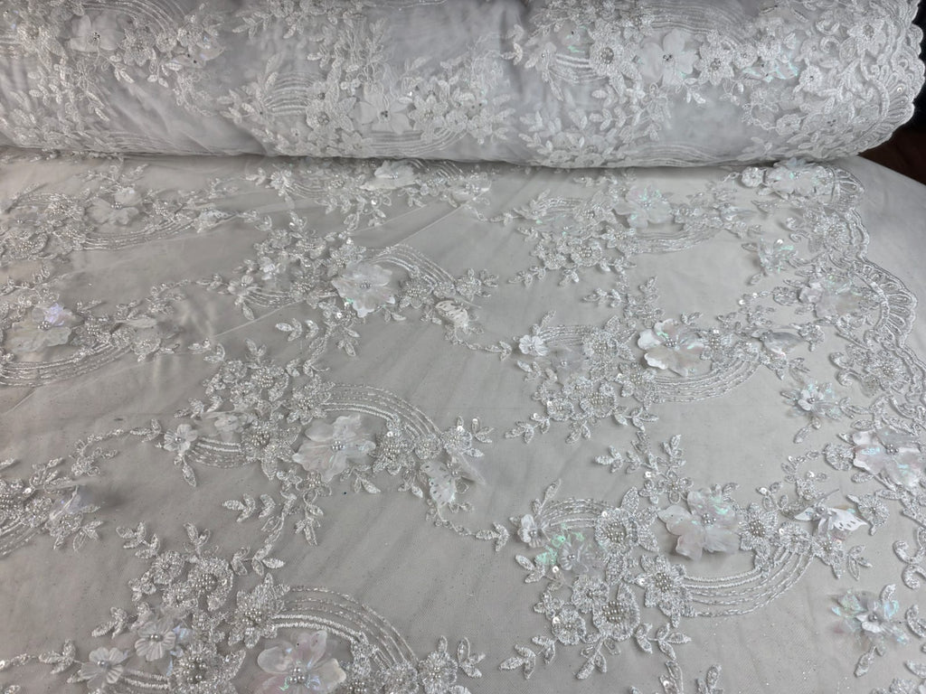 Tul Bordado Con Flores Y Mariposas 3D Aplicaciones de Perlas, Chaquira Y Lentejuela Color Blanco- HH237 ideal para vestidos de noche y de XV años