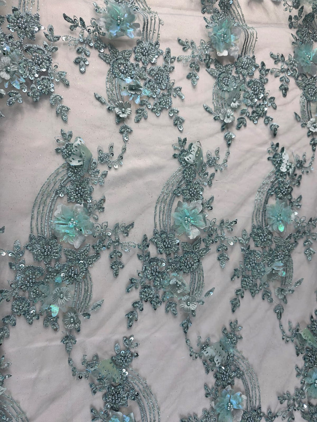Tul Bordado Con Flores Y Mariposas 3D Aplicaciones de Perlas, Chaquira Y Lentejuela Color Sage- HH237 ideal para vestidos de noche y de XV años
