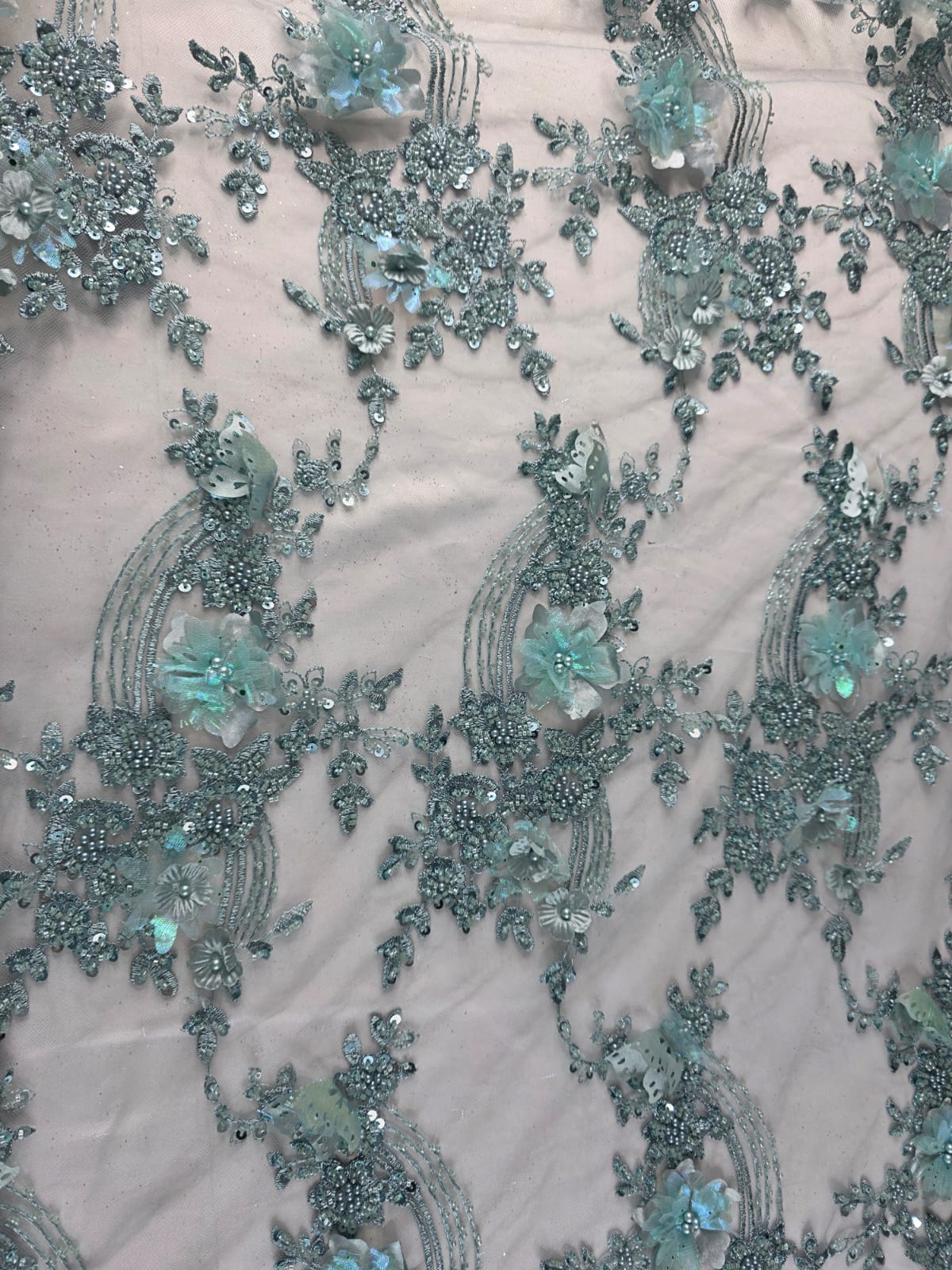 Tul Bordado Con Flores Y Mariposas 3D Aplicaciones de Perlas, Chaquira Y Lentejuela Color Sage- HH237 ideal para vestidos de noche y de XV años
