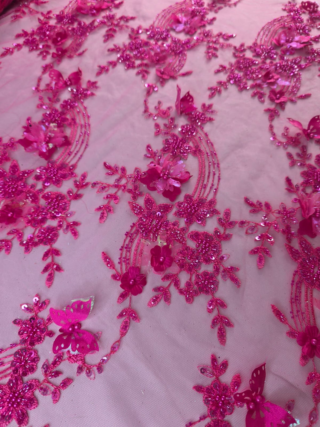 Tul Bordado Con Flores Y Mariposas 3D Aplicaciones de Perlas, Chaquira Y Lentejuela Color Rosa Ciber- HH237 ideal para vestidos de noche y de XV años