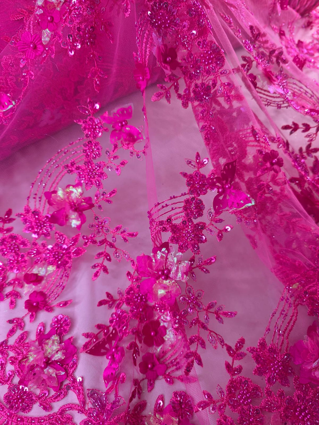 Tul Bordado Con Flores Y Mariposas 3D Aplicaciones de Perlas, Chaquira Y Lentejuela Color Rosa Ciber- HH237 ideal para vestidos de noche y de XV años