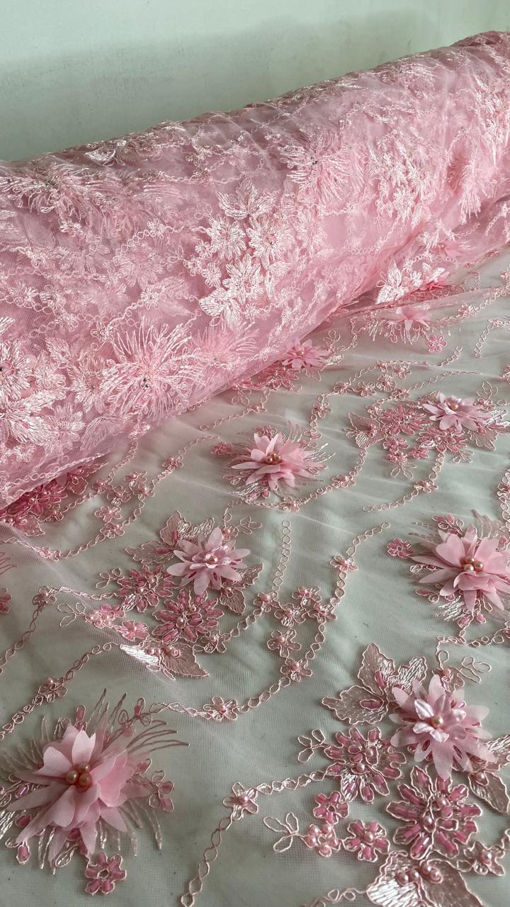 Tul Bordado Con Flores 3D Aplicaciones de Perlas Y Canutillo Color 3 Rosa Claro- HH238 ideal para vestidos de noche y de XV años