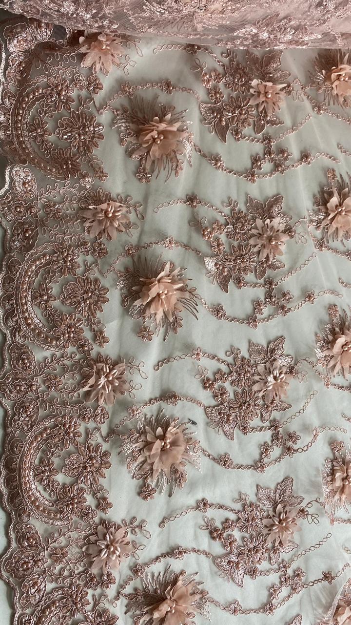 Tul Bordado Con Flores 3D Aplicaciones de Perlas Y Canutillo Color Blush- HH238 ideal para vestidos de noche y de XV años