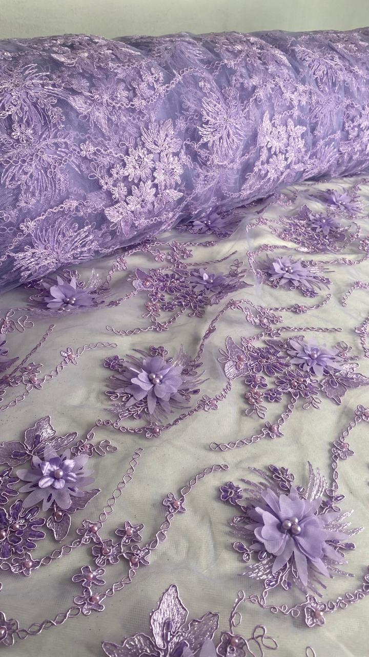 Tul Bordado Con Flores 3D Aplicaciones de Perlas Y Canutillo Color Lila- HH238 ideal para vestidos de noche y de XV años