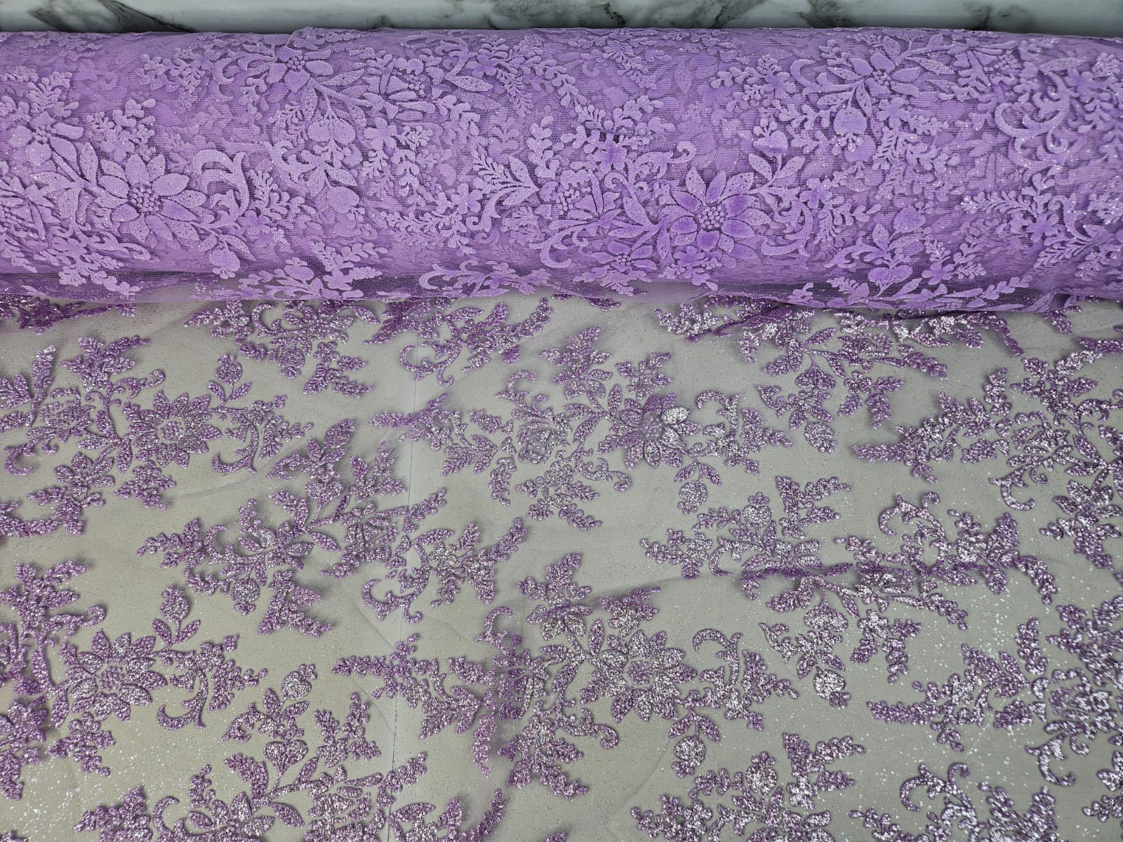 Tul Bordado Con Estampado en Glitter Diseño Floral Color Lila- HH240  ideal para vestidos de noche de boda y de XV años