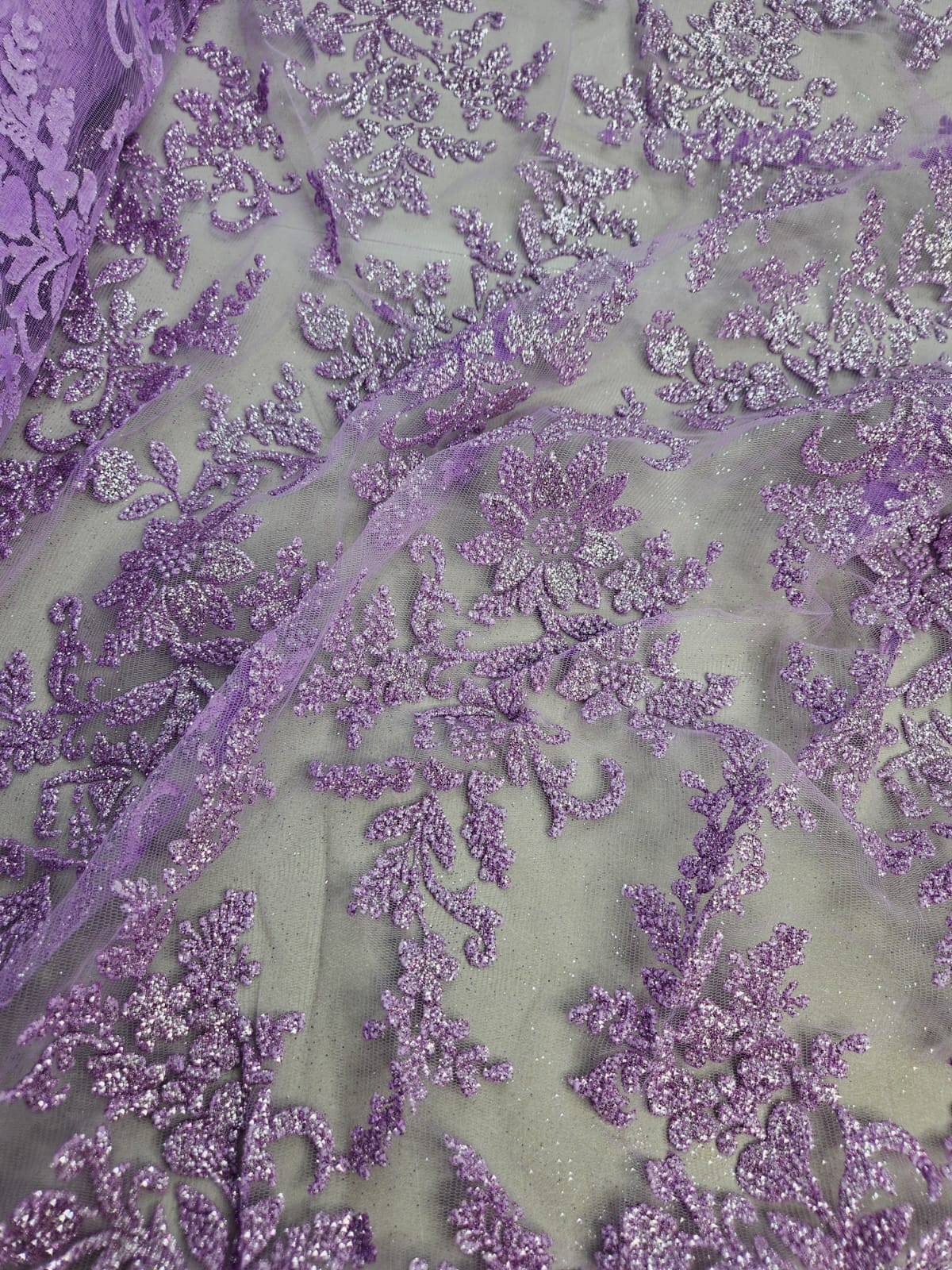 Tul Bordado Con Estampado en Glitter Diseño Floral Color Lila- HH240  ideal para vestidos de noche de boda y de XV años