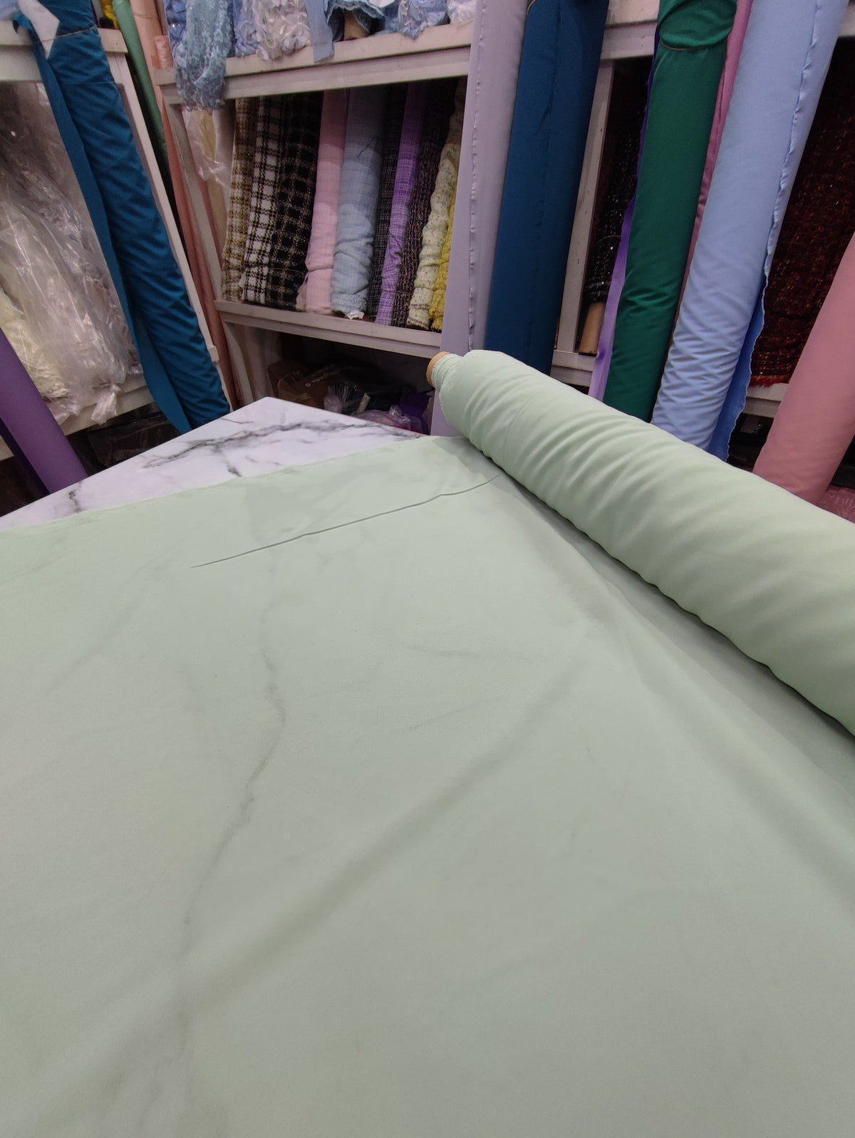 HH10 Cemento: fotografía real de la tela. Ceremonia Textil. Se vende tela por metro.