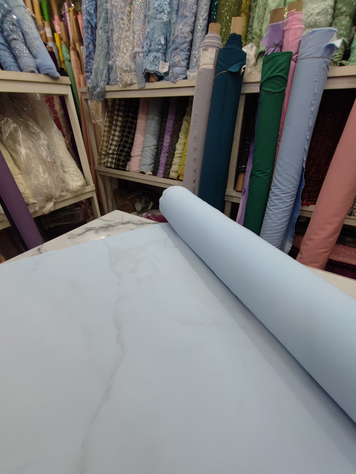 HH10 Cielo: fotografía real de la tela. Ceremonia Textil. Se vende tela por metro.
