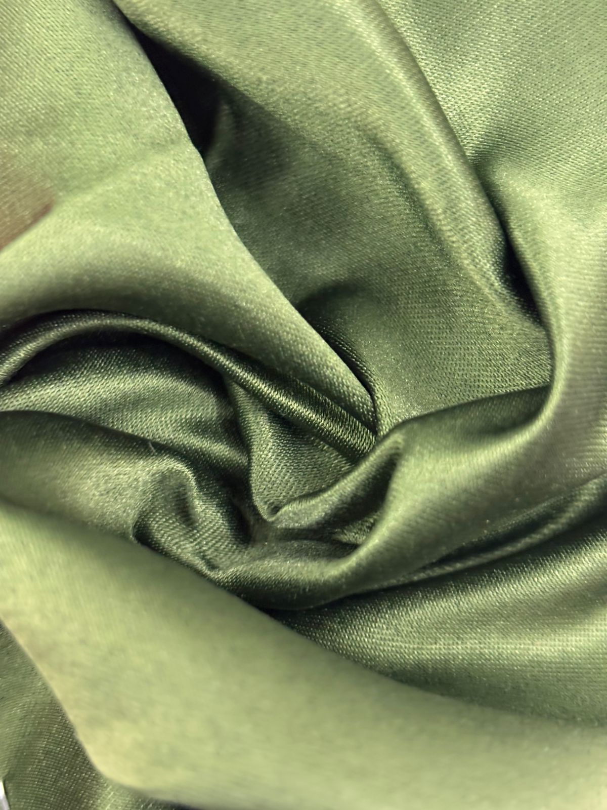 HH11 OLIVO: fotografía real del tejido y color exacto. Ceremonia Textil. Se vende tela por metro.