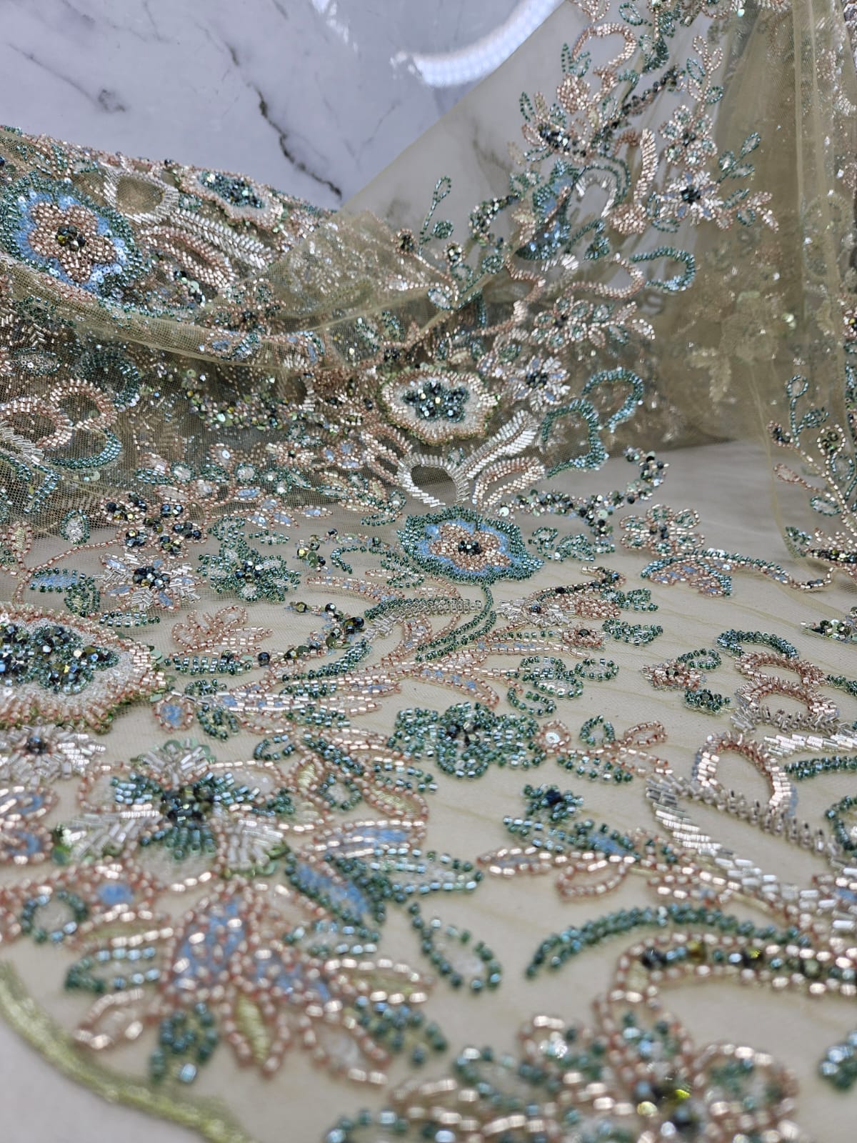 HH271 VERDE: fotografía real de la tela. Ceremonia Textil. Se vende tela por metro.