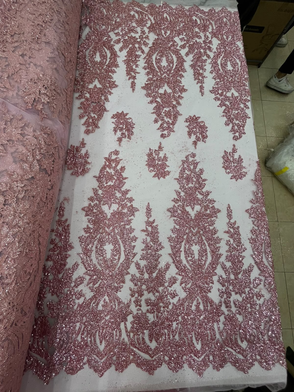HH277 ROSA CORAL: fotografía real del tejido y color exacto. Ceremonia Textil. Se vende tela por metro.
