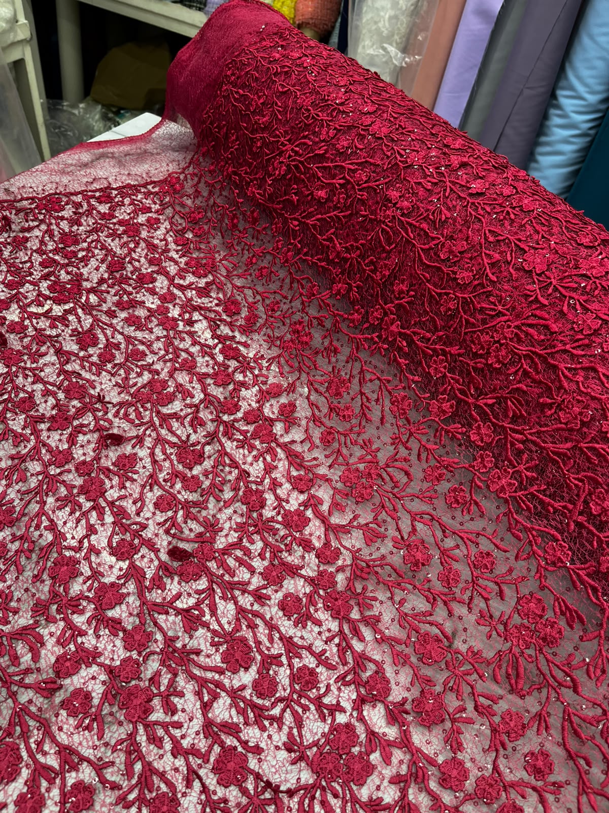 HH85 VINO: fotografía real del tejido y color exacto. Ceremonia Textil. Se vende tela por metro.