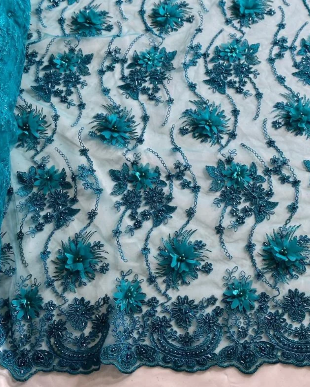Tul Bordado Con Flores 3D Aplicaciones de Perlas Y Canutillo Color Verde- HH238 ideal para vestidos de noche y de XV años