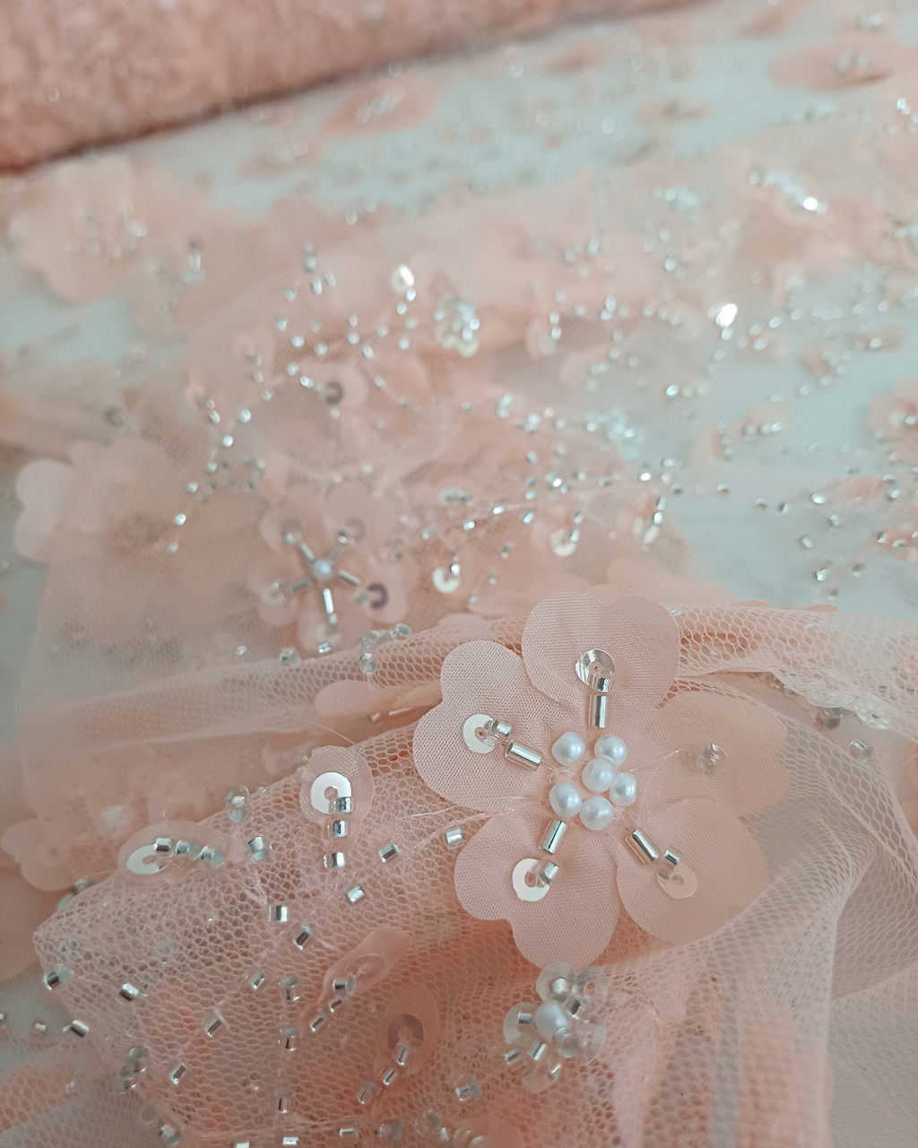 Tul Bordado Con Flores 3d, Lentejuela, Canutillo, Perlas, Chaquira Color Melòn -HH191 ideal para vestidos de noche de boda y de XV años