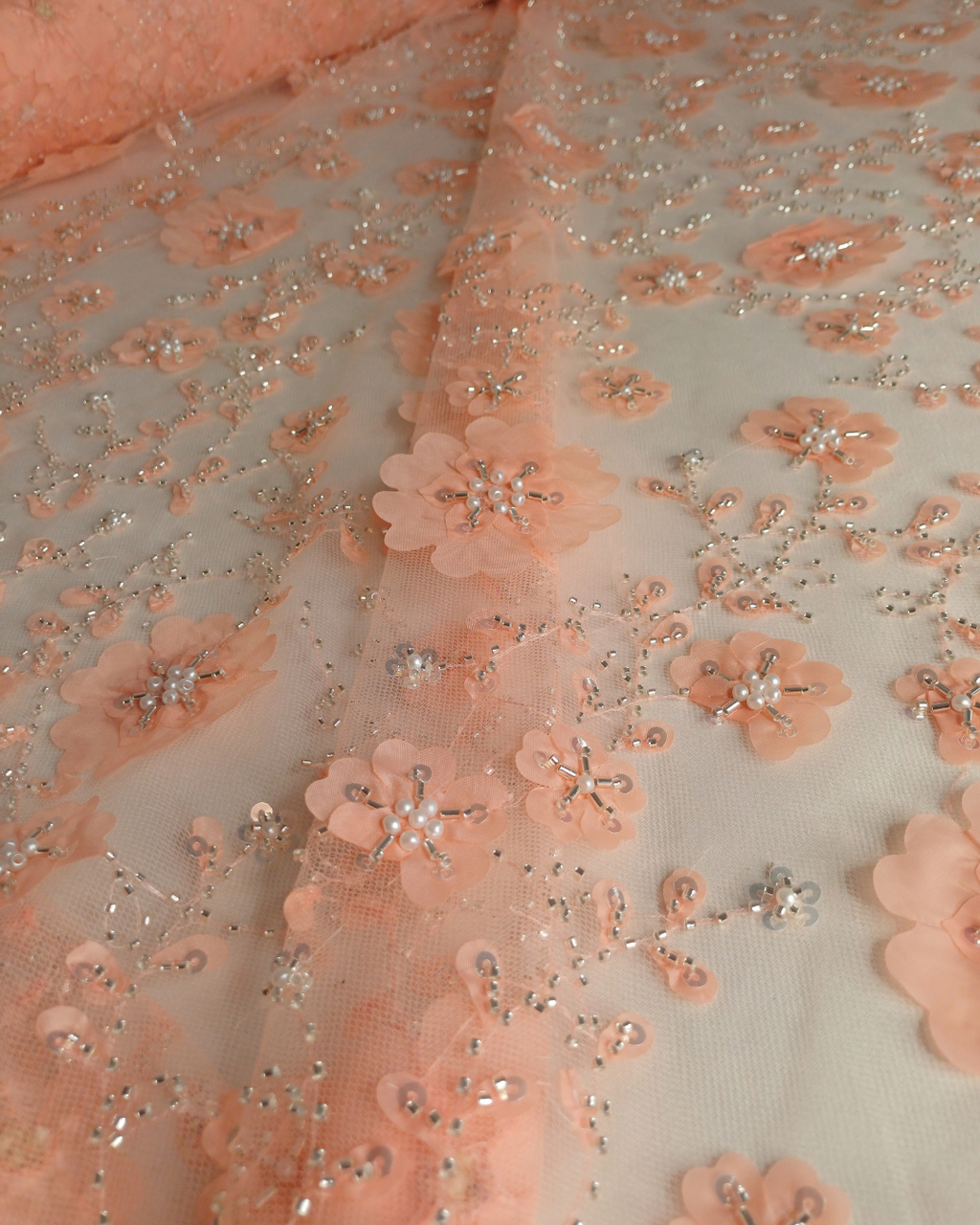Tul Bordado Con Flores 3d, Lentejuela, Canutillo, Perlas, Chaquira Color Melòn -HH191 ideal para vestidos de noche de boda y de XV años