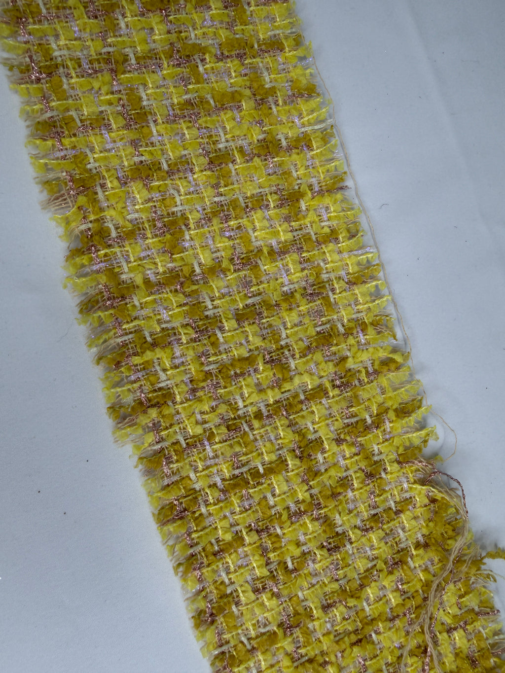 FR905 AMARILLO foto real de la tela