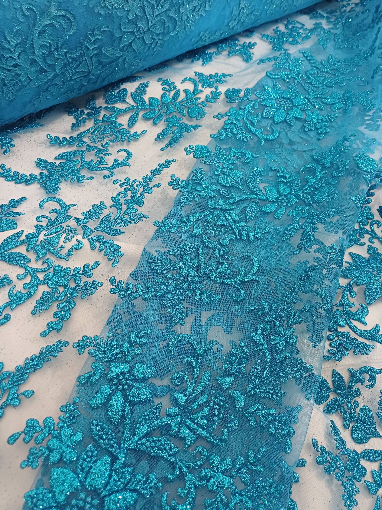 Tul Bordado Con Estampado en Glitter Diseño Floral Color Plumbago- HH240  ideal para vestidos de noche de boda y de XV años
