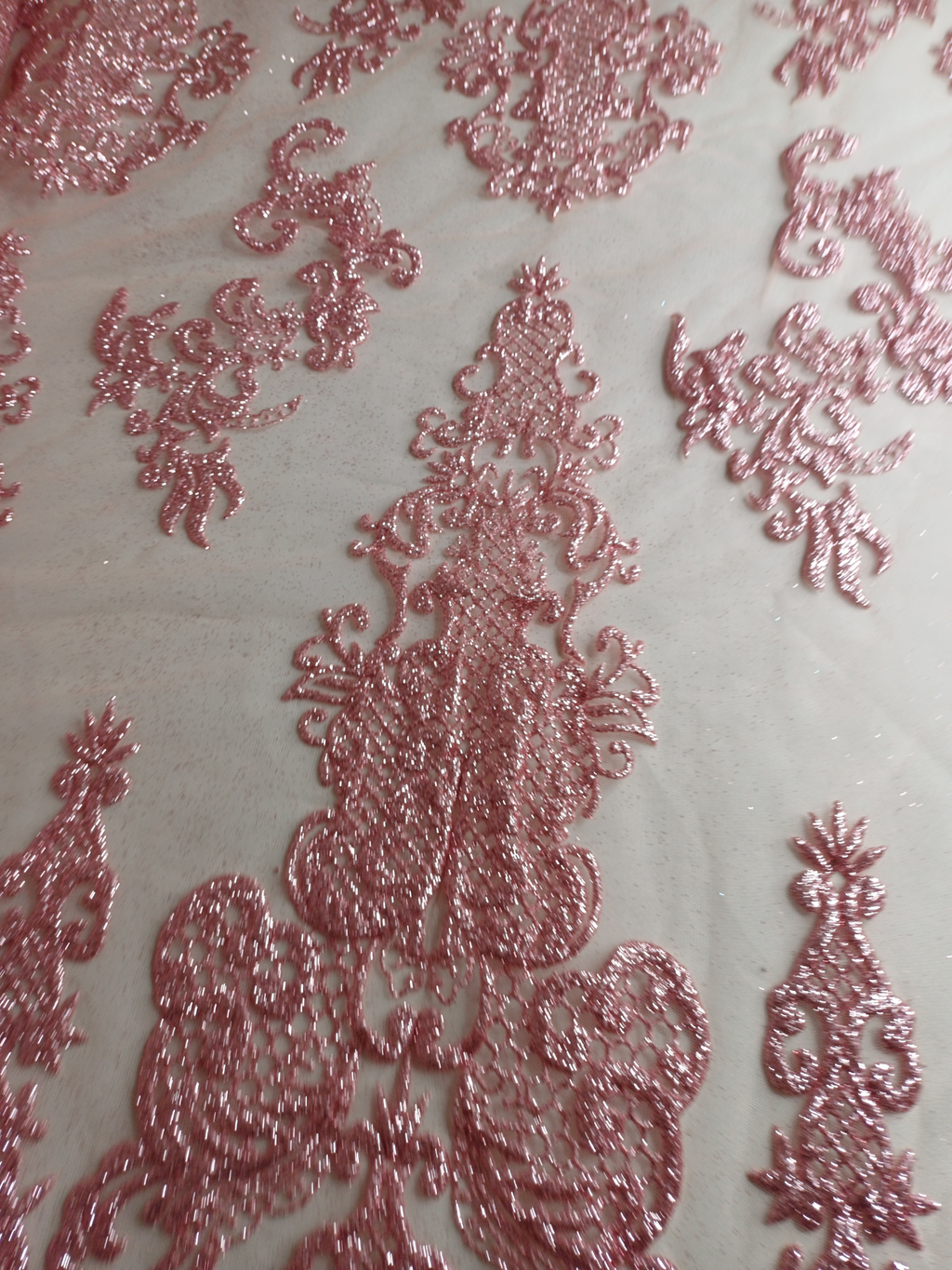 Tul Bordado Con Diseño En Acabado Glitter Color Rosa Piel- HH168 ideal para vestidos de noche de boda y de XV años