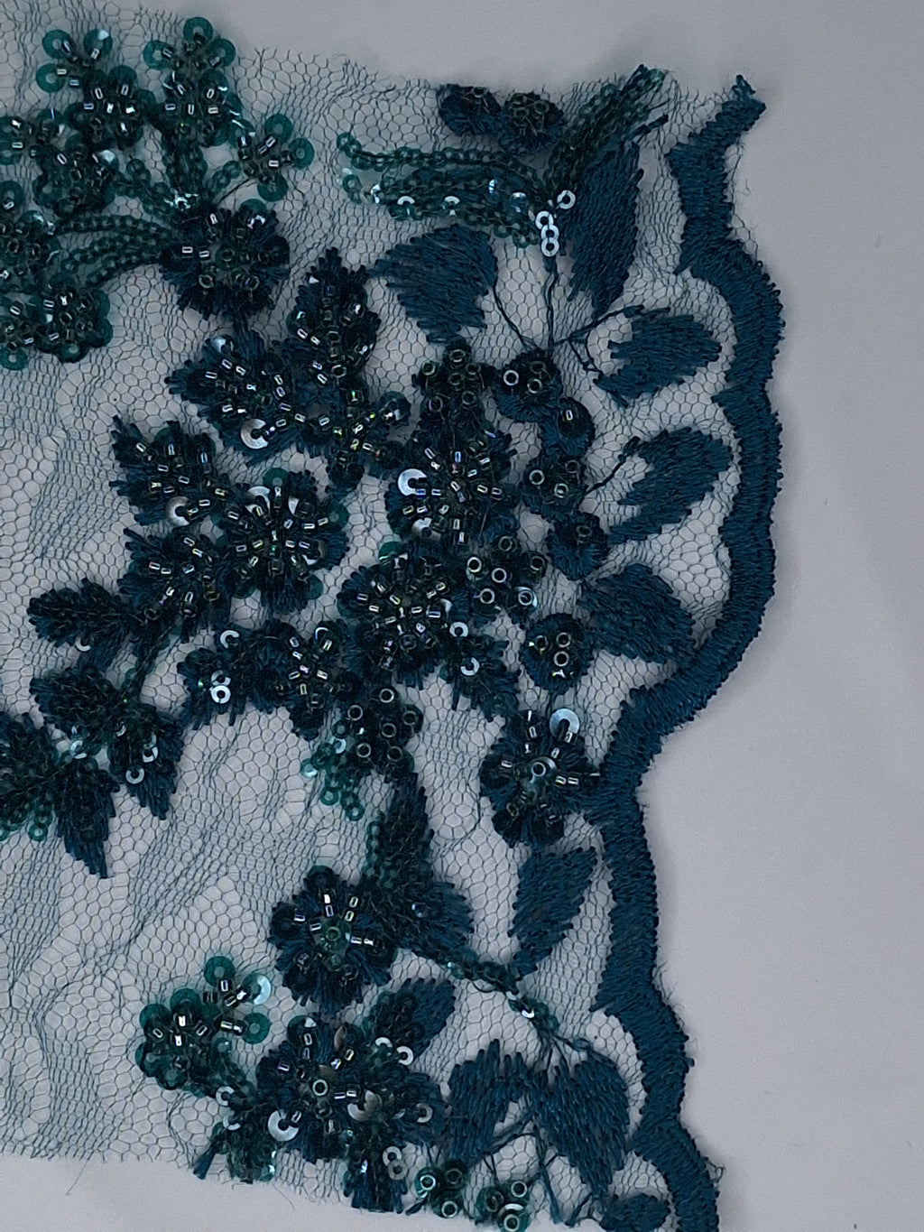 Tul Bordado Con Floral, Lentejuela Y Chaquira Color Botella- HH161 ideal para vestidos de noche de boda y de XV años