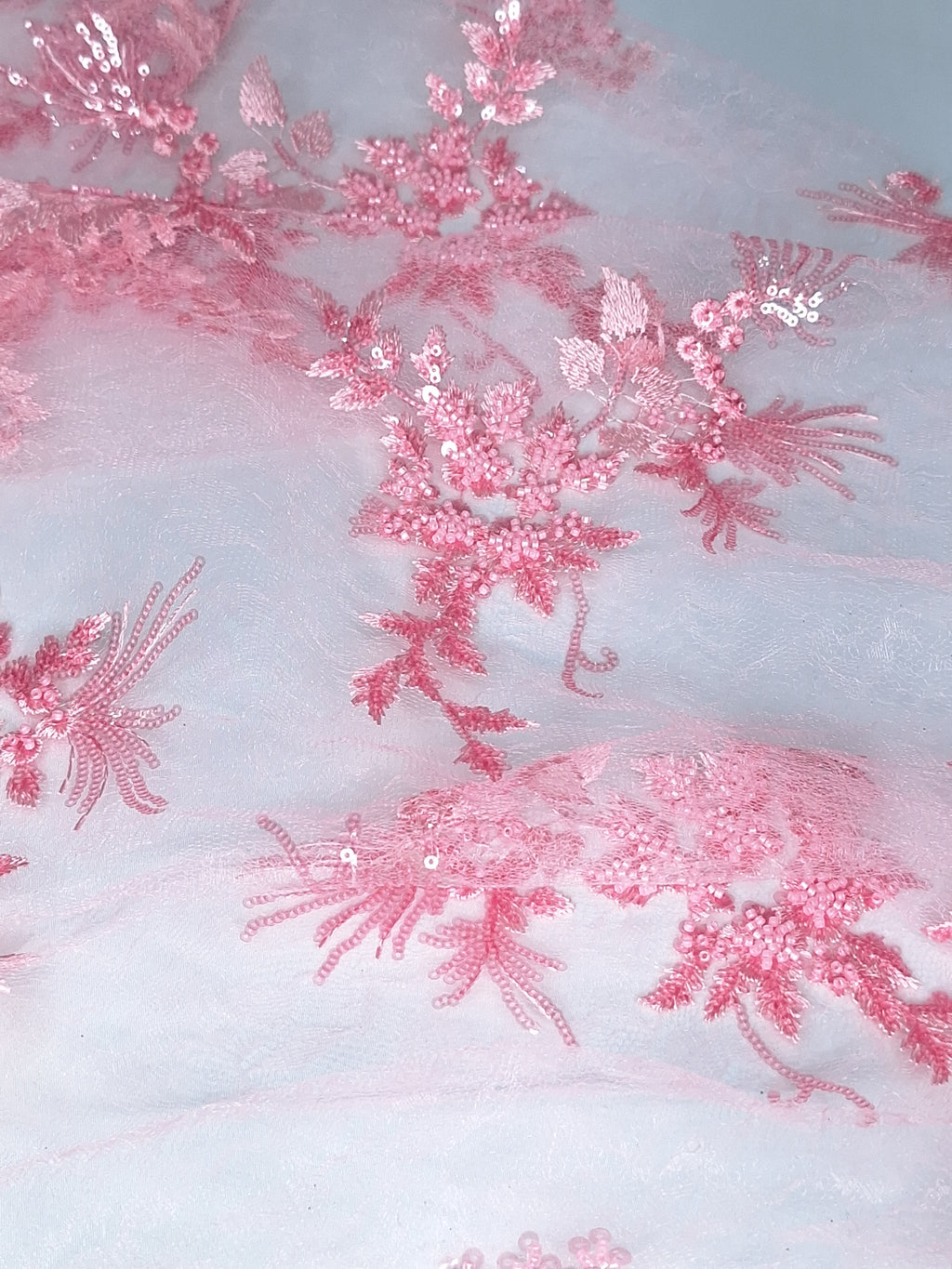 Tul Bordado Con Floral, Lentejuela Y Chaquira Color Rosa Pastel- HH161 ideal para vestidos de noche de boda y de XV años
