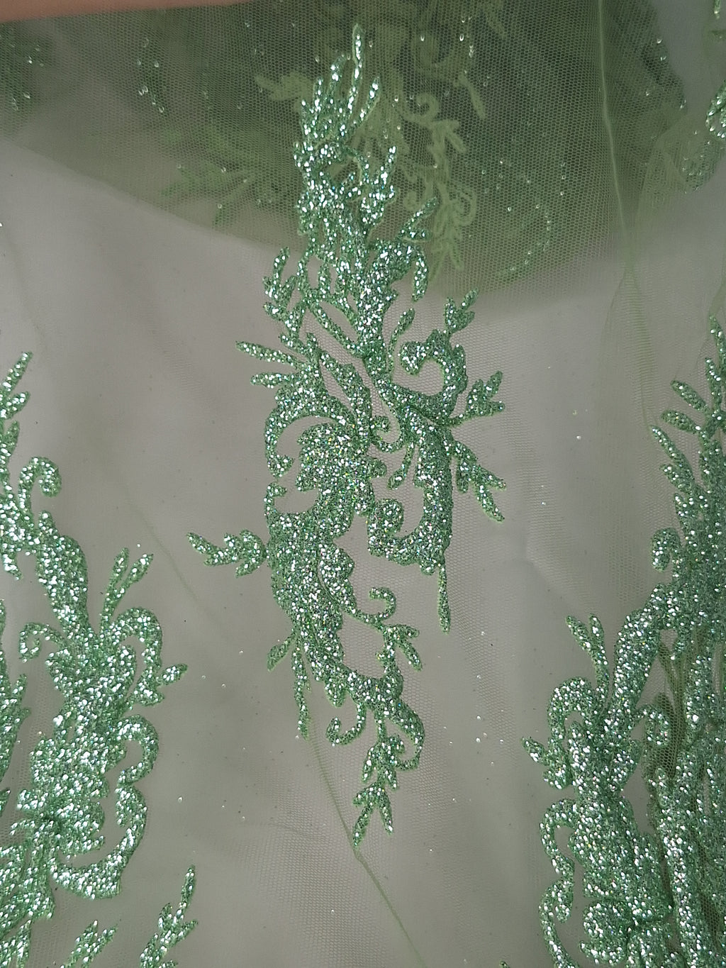 Tul Bordado Con Diseño En Acabado Glitter Color Cemento- HH169 ideal para vestidos de noche de boda y de XV años