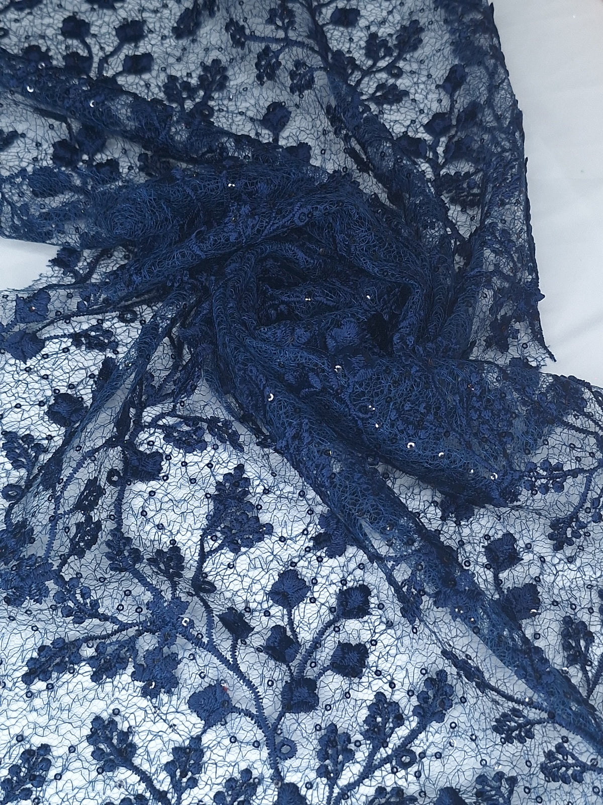 Tul Bordado Con Diseño Floral y Ramas Con Aplicaciones de Lentejuela Color Azul Marino -HH201 ideal para vestidos de noche de boda y de XV años