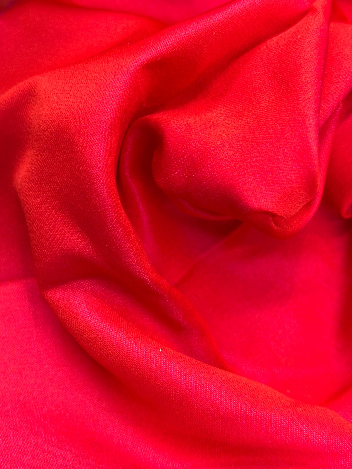 HH9 ROJO FIUSHA fotografía real de referencia de la tela
