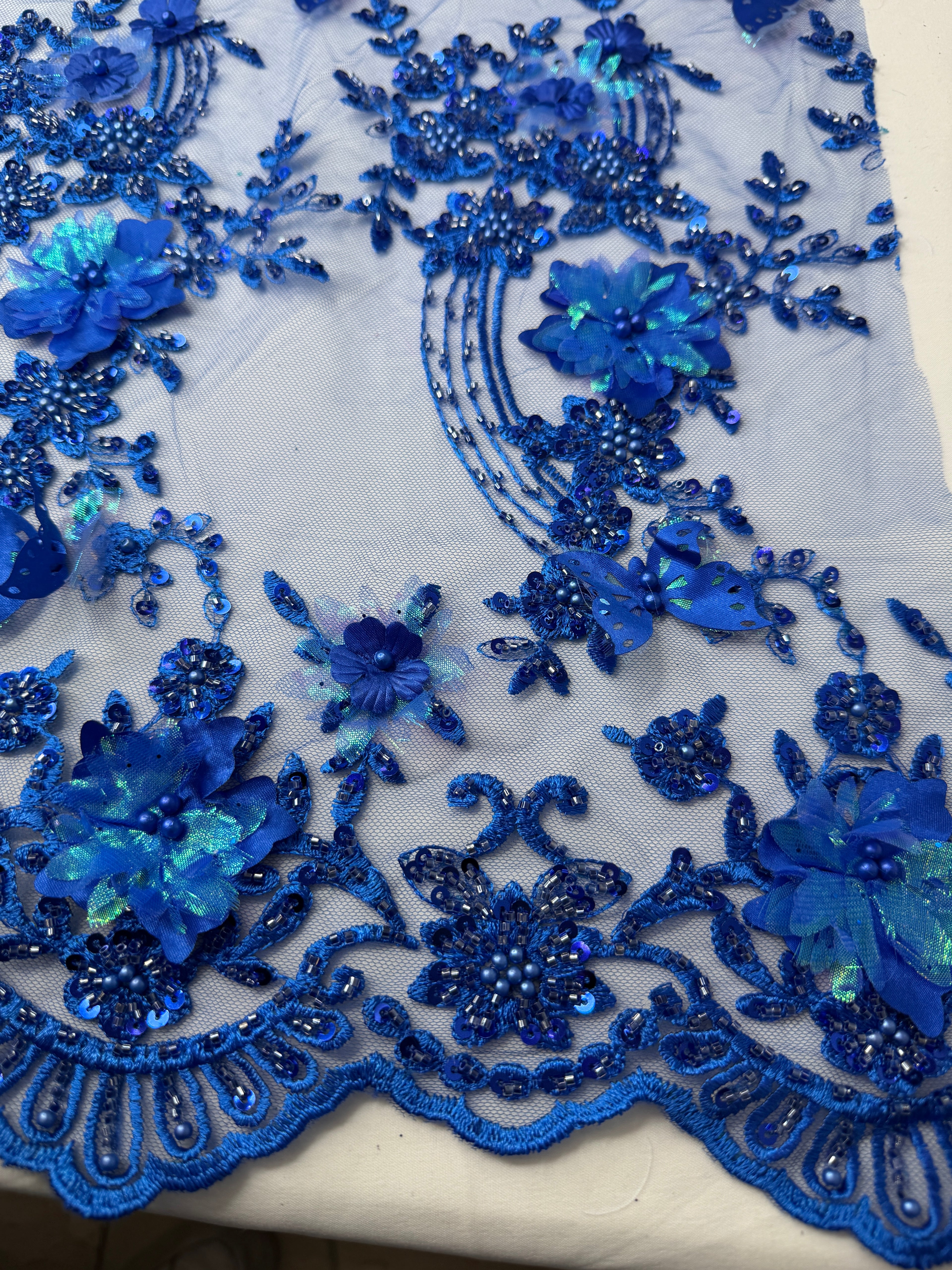 Tul bordado con lentejuela, canutillo y flor y mariposa 3d en tornasol hh237